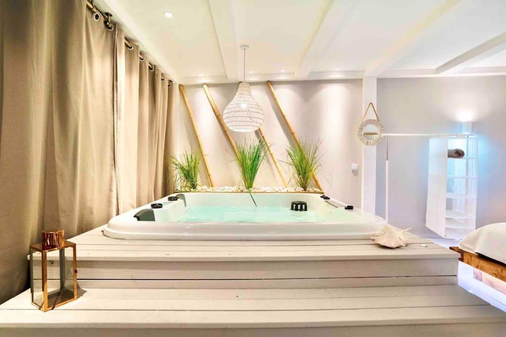 Luxuryvilla With Private Heated Pool And Spa 7P Quarteira Exterior photo